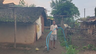 Betul Samachar: भीमपुर ब्लॉक में घरों के ऊपर लटक रही नलजल योजना की पाइप लाइन