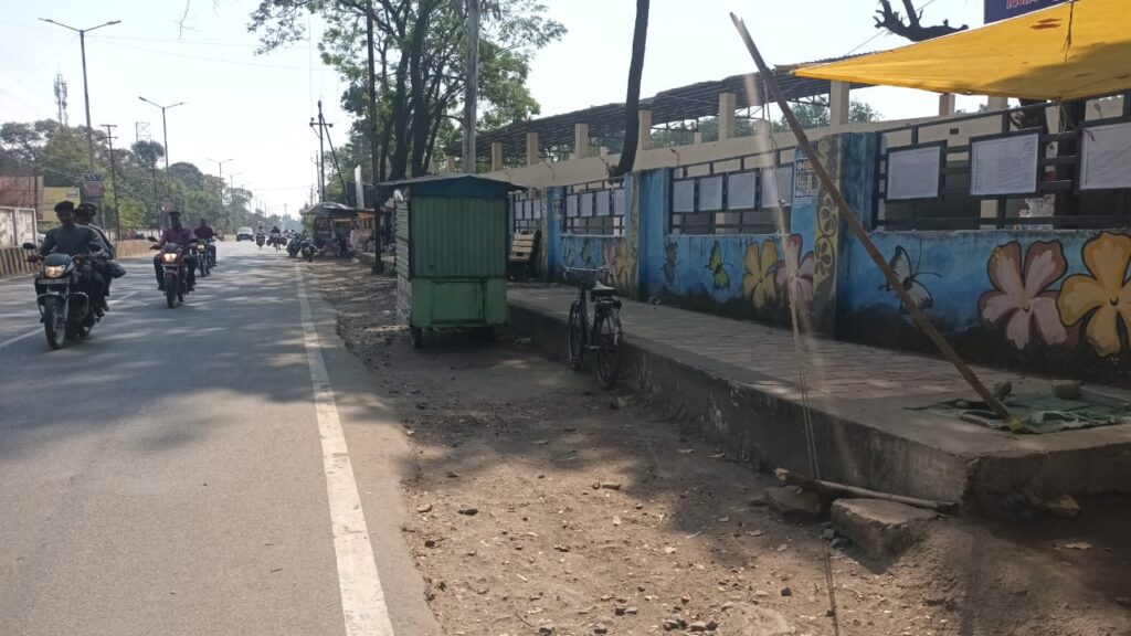 Betul Ki khabar: फिर अतिक्रमण की जद में शहर, फुटपाथों पर भी बेजा कब्जा