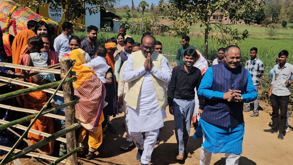 Home Stay Village: जिले के पहले होंम स्टे विलेज का शुभारंभ, केंद्रीय मंत्री और राज्यमंत्री ने की बैलगाड़ी की सवारी, पर्यटकों को अब मिलेगा ग्रामीण संस्कृति से रूबरू होने का मौका