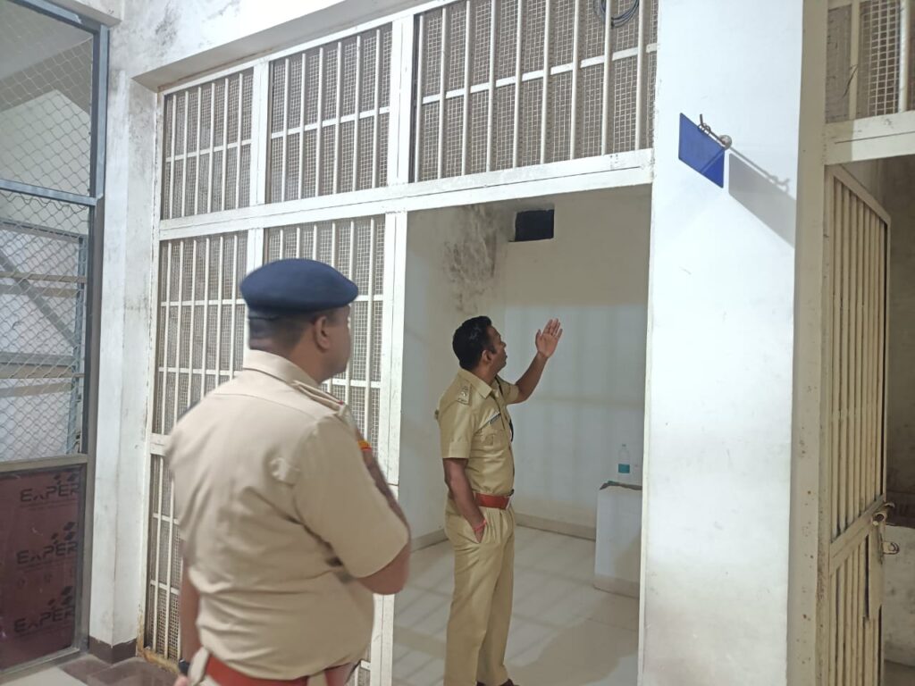 Betul News: आधी रात को आईजी शाहपुर, एसपी आमला-मुलताई थाना पहुंचे